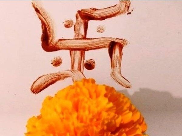 Correct And Perfect way to make Swastik on Diwali